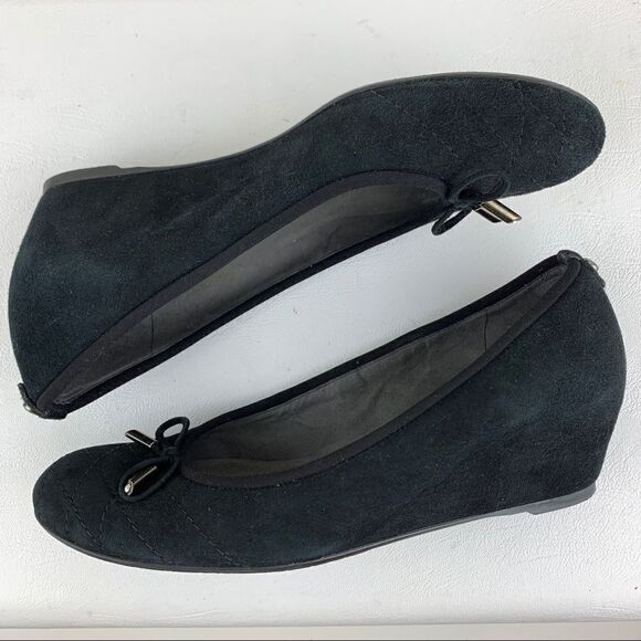 Stuart Weitzman Quilty Black Suede Wedge w/Bow 7.5 - Picture 6 of 14